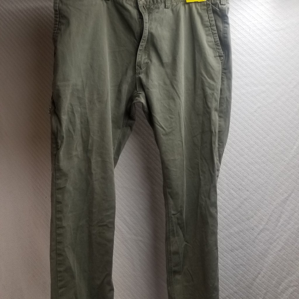 694  Duluth 40w 32l Flex Ballroom Khakis